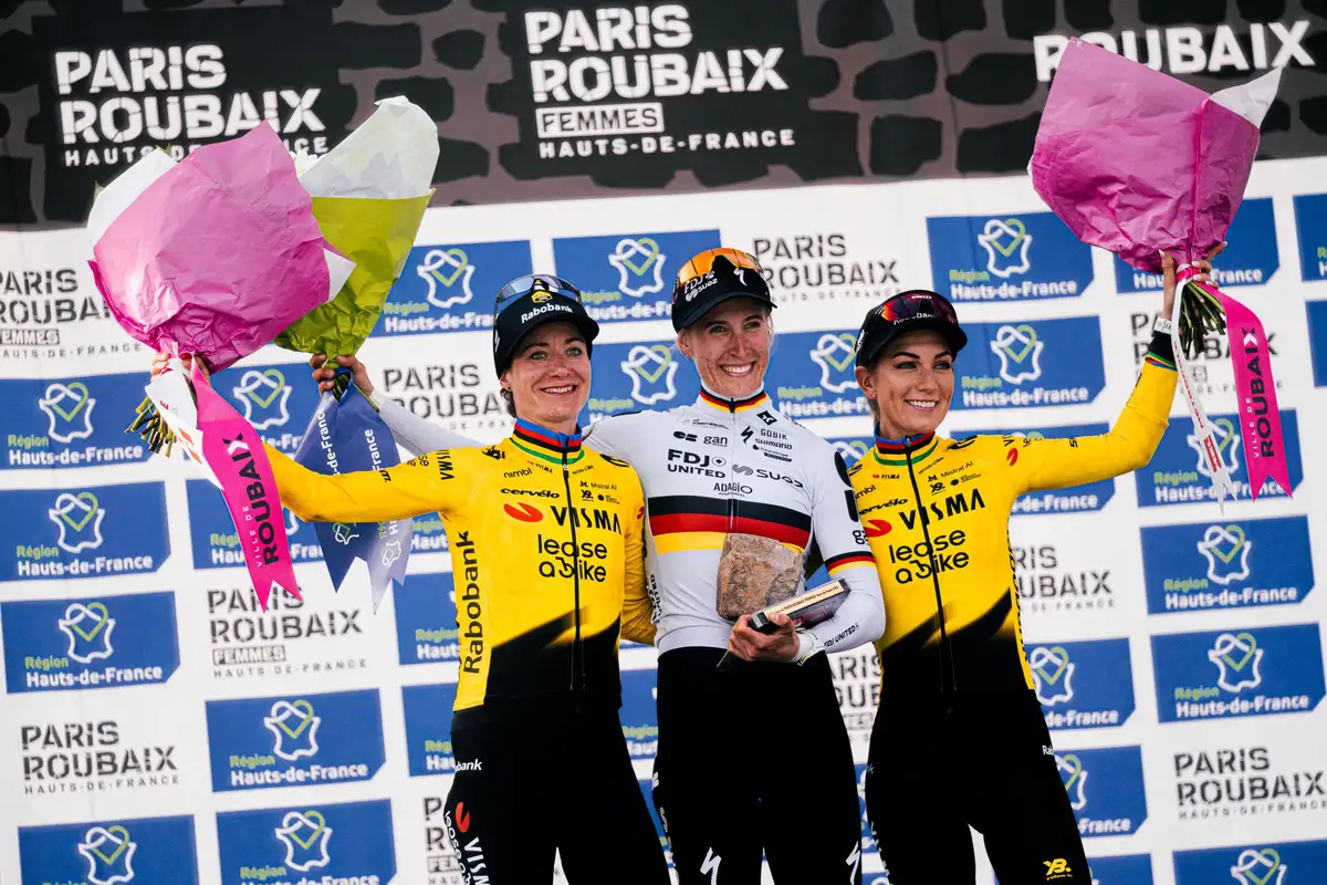 Team Visma Lease a Bike Roubaix Finish Foto