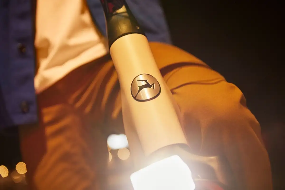 Detailaufnahme Licht vorne am Fahrrad