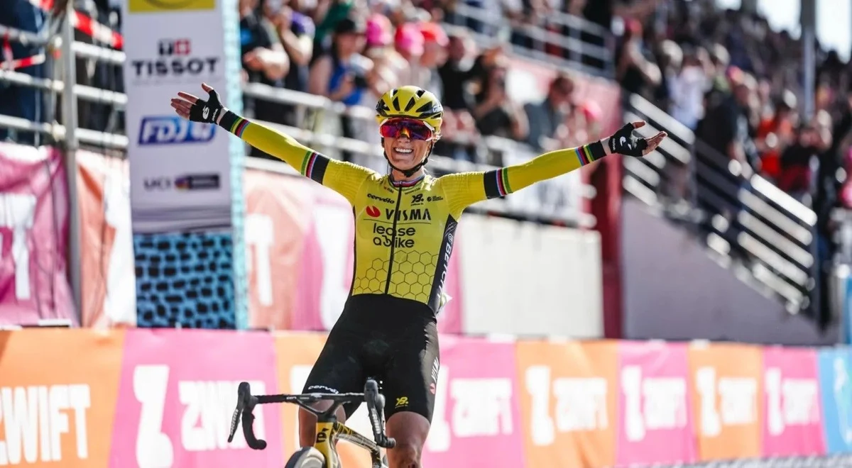 Pauline Ferrand Prevot smiling in finish